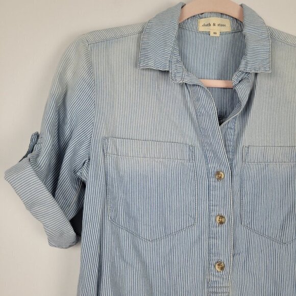 Cloth & Stone Distressed Chambray Stripe Button Front Popover Top XS - Picture 2 of 8
